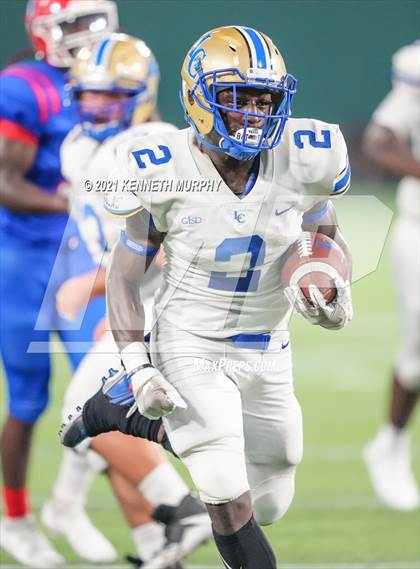 Thumbnail 3 in Sam Houston vs Lakeview Centennial photogallery.