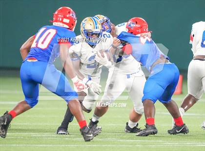 Thumbnail 1 in Sam Houston vs Lakeview Centennial photogallery.