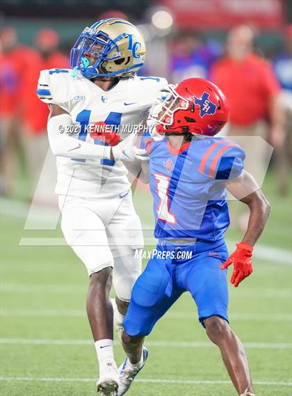 Thumbnail 1 in Sam Houston vs Lakeview Centennial photogallery.