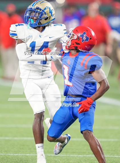 Thumbnail 2 in Sam Houston vs Lakeview Centennial photogallery.