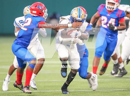 Thumbnail 1 in Sam Houston vs Lakeview Centennial photogallery.
