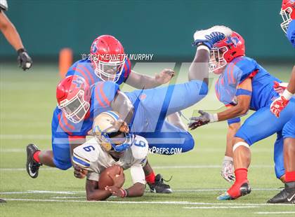 Thumbnail 2 in Sam Houston vs Lakeview Centennial photogallery.