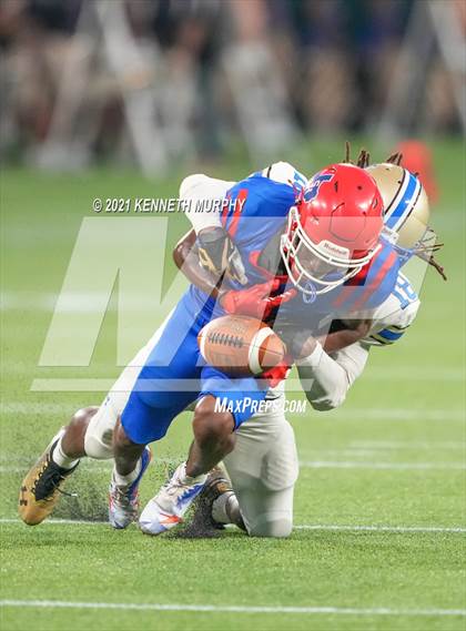 Thumbnail 2 in Sam Houston vs Lakeview Centennial photogallery.