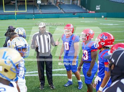 Thumbnail 1 in Sam Houston vs Lakeview Centennial photogallery.