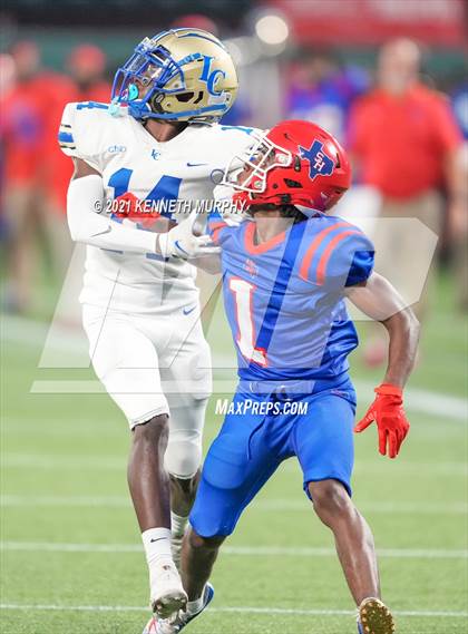 Thumbnail 3 in Sam Houston vs Lakeview Centennial photogallery.