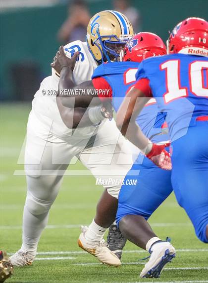 Thumbnail 3 in Sam Houston vs Lakeview Centennial photogallery.