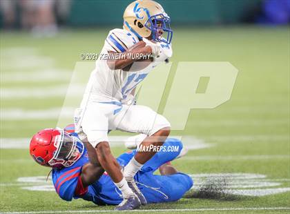 Thumbnail 1 in Sam Houston vs Lakeview Centennial photogallery.