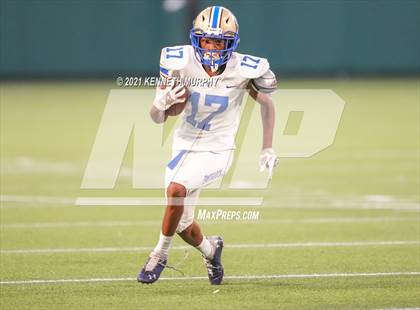Thumbnail 1 in Sam Houston vs Lakeview Centennial photogallery.