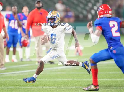 Thumbnail 2 in Sam Houston vs Lakeview Centennial photogallery.