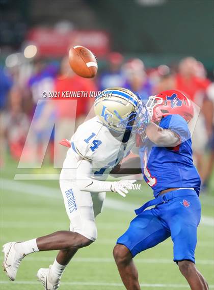 Thumbnail 2 in Sam Houston vs Lakeview Centennial photogallery.