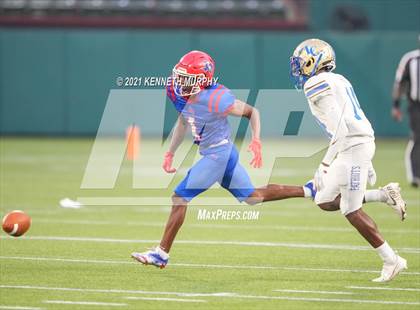Thumbnail 3 in Sam Houston vs Lakeview Centennial photogallery.