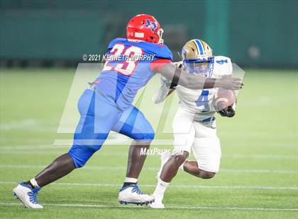Thumbnail 3 in Sam Houston vs Lakeview Centennial photogallery.