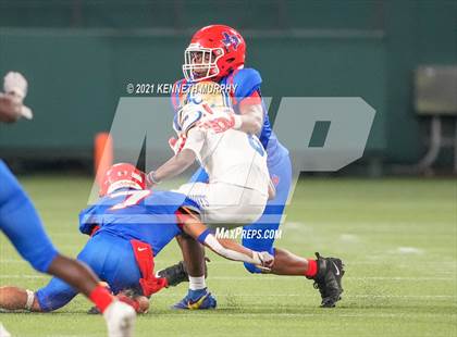 Thumbnail 3 in Sam Houston vs Lakeview Centennial photogallery.