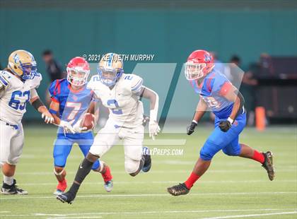 Thumbnail 2 in Sam Houston vs Lakeview Centennial photogallery.
