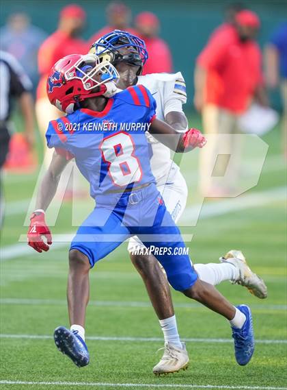 Thumbnail 3 in Sam Houston vs Lakeview Centennial photogallery.