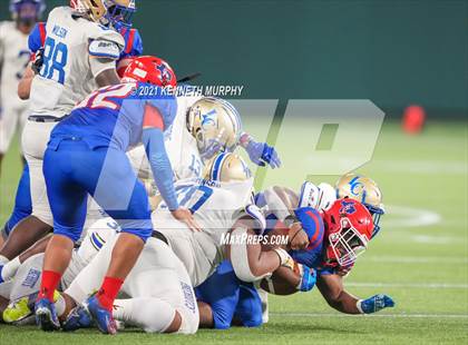 Thumbnail 2 in Sam Houston vs Lakeview Centennial photogallery.