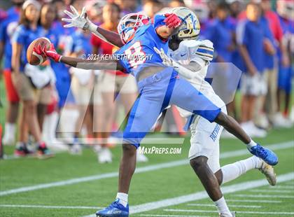 Thumbnail 3 in Sam Houston vs Lakeview Centennial photogallery.