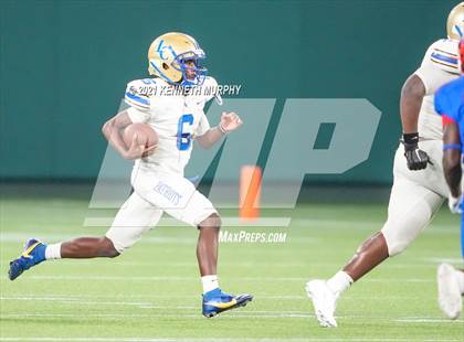 Thumbnail 2 in Sam Houston vs Lakeview Centennial photogallery.