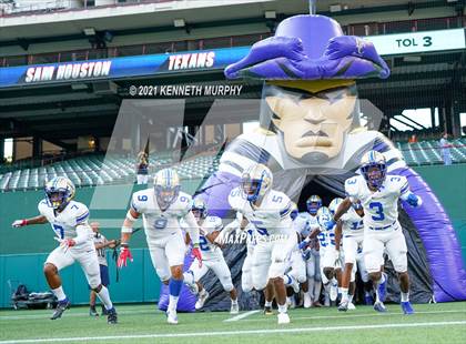 Thumbnail 3 in Sam Houston vs Lakeview Centennial photogallery.