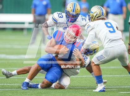 Thumbnail 1 in Sam Houston vs Lakeview Centennial photogallery.