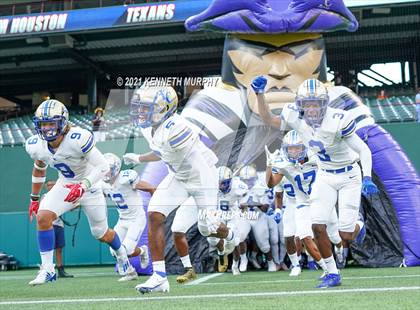 Thumbnail 2 in Sam Houston vs Lakeview Centennial photogallery.