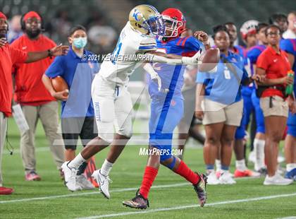 Thumbnail 1 in Sam Houston vs Lakeview Centennial photogallery.