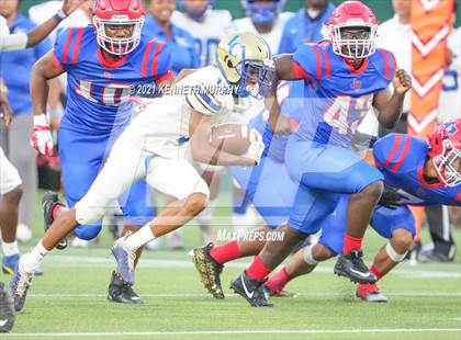 Thumbnail 3 in Sam Houston vs Lakeview Centennial photogallery.