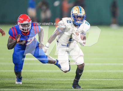 Thumbnail 3 in Sam Houston vs Lakeview Centennial photogallery.