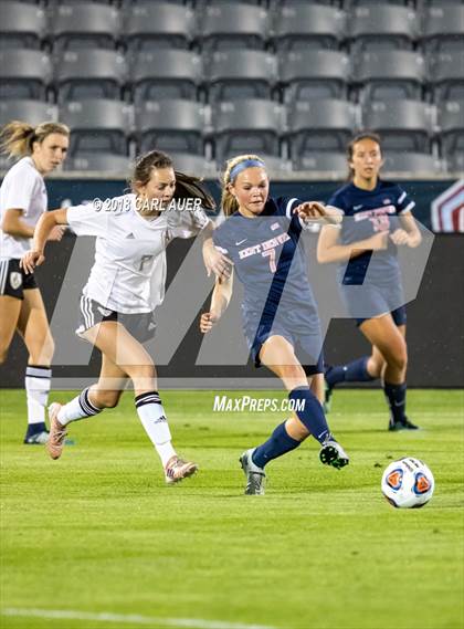 Thumbnail 3 in Jefferson Academy vs. Kent Denver (CHSAA 3A Final) photogallery.