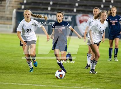 Thumbnail 2 in Jefferson Academy vs. Kent Denver (CHSAA 3A Final) photogallery.
