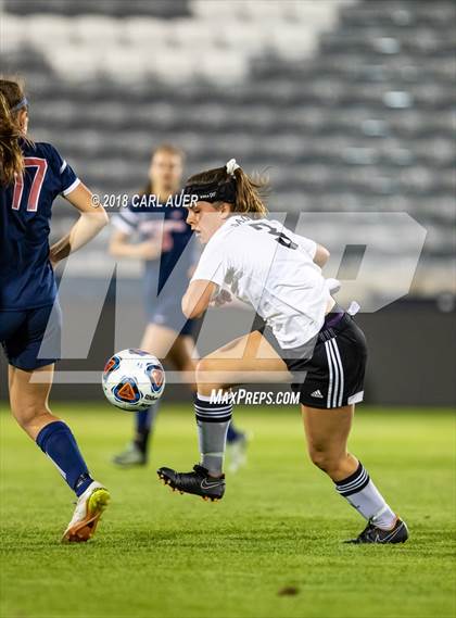 Thumbnail 2 in Jefferson Academy vs. Kent Denver (CHSAA 3A Final) photogallery.