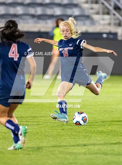 Thumbnail 2 in Jefferson Academy vs. Kent Denver (CHSAA 3A Final) photogallery.