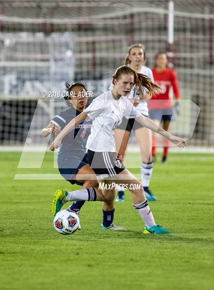 Thumbnail 2 in Jefferson Academy vs. Kent Denver (CHSAA 3A Final) photogallery.