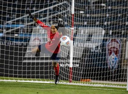 Thumbnail 2 in Jefferson Academy vs. Kent Denver (CHSAA 3A Final) photogallery.