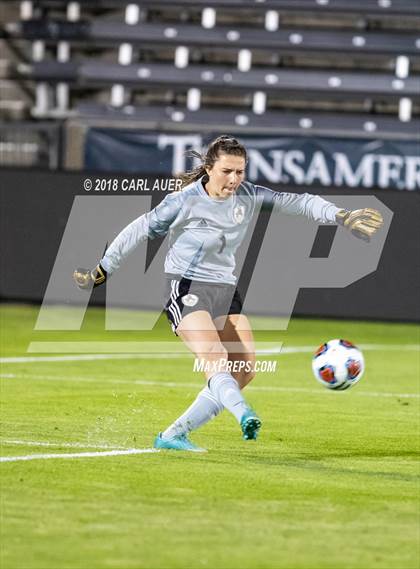 Thumbnail 2 in Jefferson Academy vs. Kent Denver (CHSAA 3A Final) photogallery.