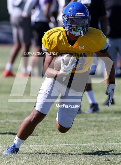 Thumbnail 1 in Bishop Amat vs Rancho Cucamonga (Scrimmage) photogallery.