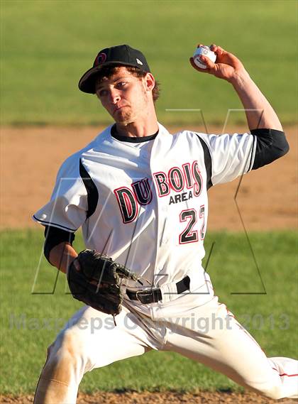 Thumbnail 3 in DuBois vs. Seneca Valley (PIAA Class AAAA First Round) photogallery.