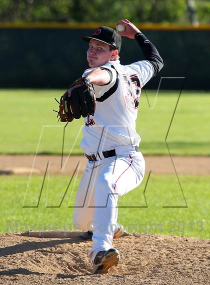 Thumbnail 3 in DuBois vs. Seneca Valley (PIAA Class AAAA First Round) photogallery.