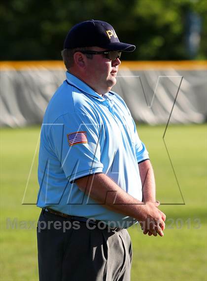 Thumbnail 2 in DuBois vs. Seneca Valley (PIAA Class AAAA First Round) photogallery.
