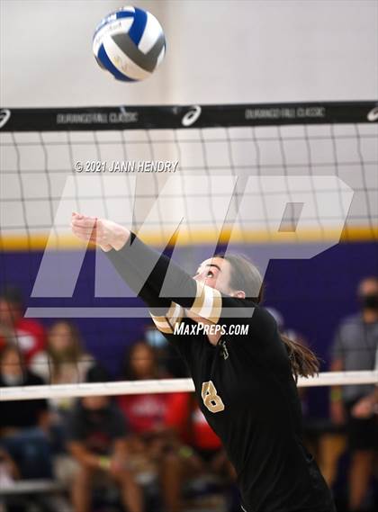 Thumbnail 2 in Mater Dei vs. Lone Peak (Durango Fall Classic) photogallery.