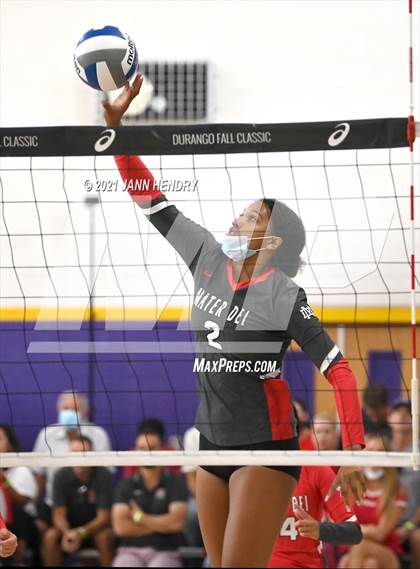 Thumbnail 1 in Mater Dei vs. Lone Peak (Durango Fall Classic) photogallery.