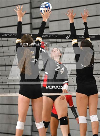 Thumbnail 3 in Mater Dei vs. Lone Peak (Durango Fall Classic) photogallery.
