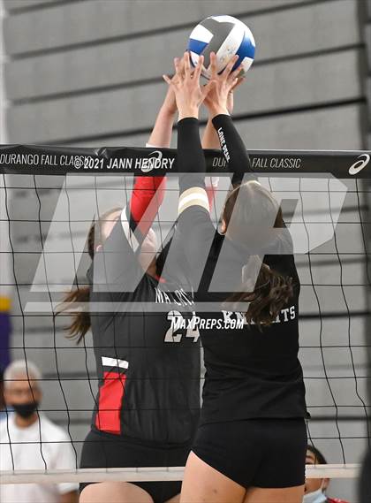 Thumbnail 2 in Mater Dei vs. Lone Peak (Durango Fall Classic) photogallery.