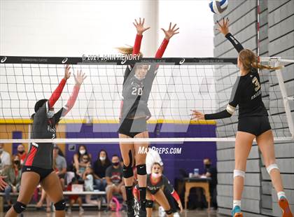 Thumbnail 1 in Mater Dei vs. Lone Peak (Durango Fall Classic) photogallery.