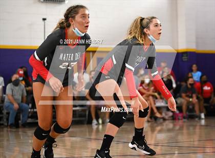 Thumbnail 3 in Mater Dei vs. Lone Peak (Durango Fall Classic) photogallery.