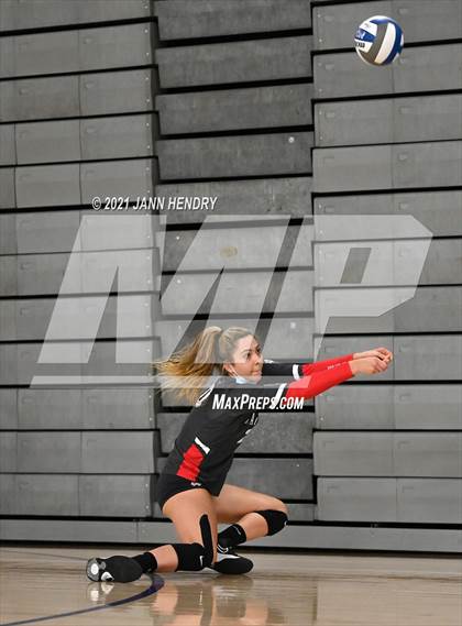 Thumbnail 3 in Mater Dei vs. Lone Peak (Durango Fall Classic) photogallery.