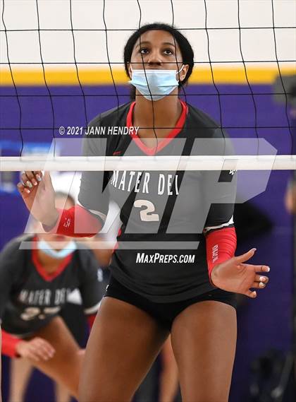 Thumbnail 3 in Mater Dei vs. Lone Peak (Durango Fall Classic) photogallery.