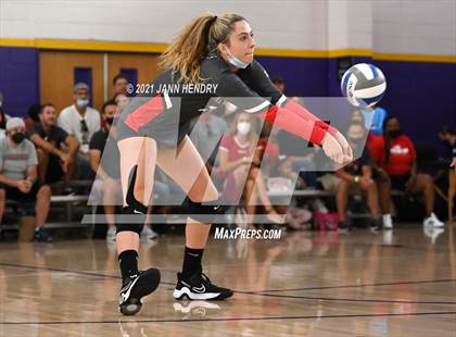 Thumbnail 1 in Mater Dei vs. Lone Peak (Durango Fall Classic) photogallery.