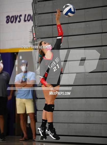 Thumbnail 3 in Mater Dei vs. Lone Peak (Durango Fall Classic) photogallery.