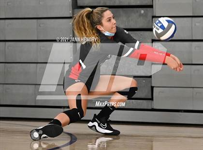 Thumbnail 2 in Mater Dei vs. Lone Peak (Durango Fall Classic) photogallery.